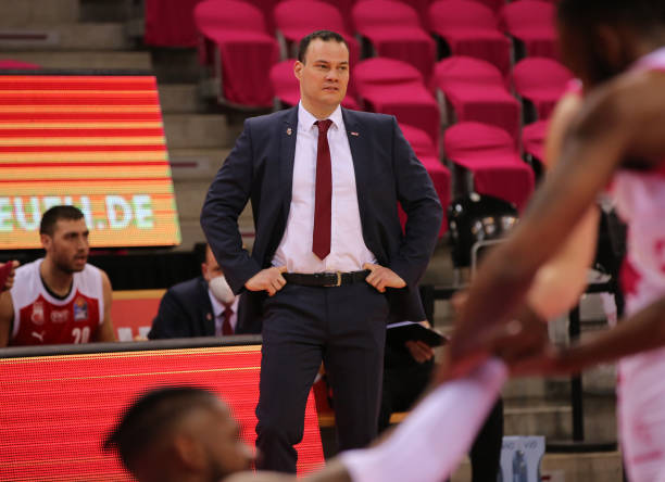 事及其背后 事及其背后